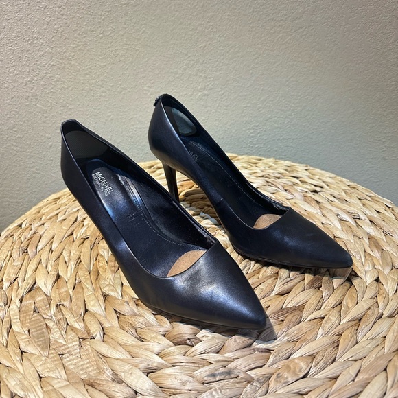 MICHAEL KORS Pumps size 8.5 - Picture 6 of 9